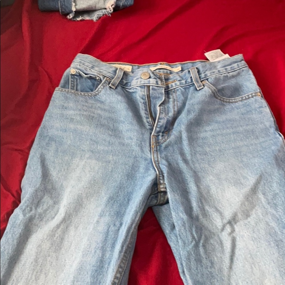 Levi’s mom jeans